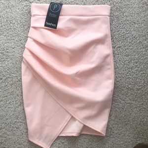 NWT! boohoo petite skirt